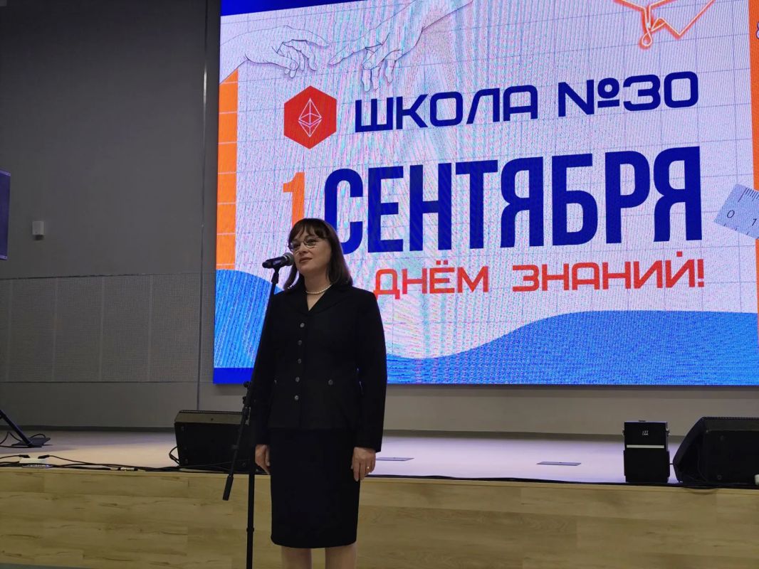 В Благовещенске отпраздновали День знаний в новой школе №30 В Благовещенске отпраздновали День знаний в новой школе №30