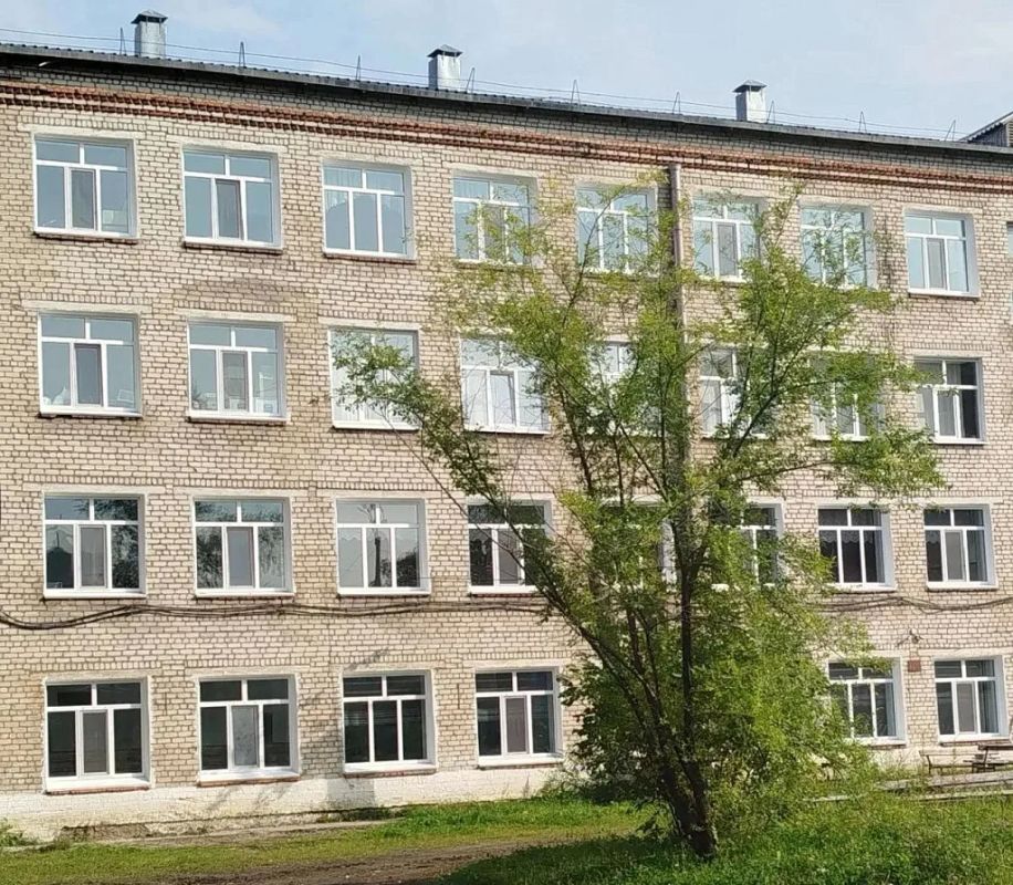 Новый учебный год — новый «взгляд»: в учебных заведениях 13 амурских муниципалитетов вставили новые окна Новый учебный год — новый «взгляд»: в учебных заведениях 13 амурских муниципалитетов вставили новые окна