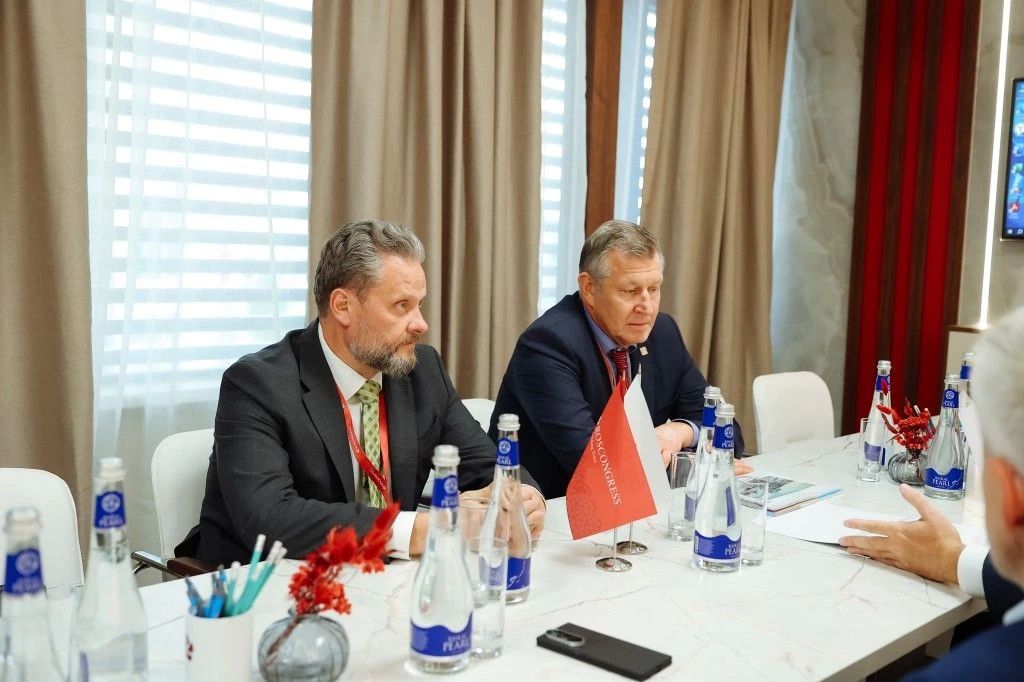 Перевод парка спецтехники на экотопливо обсудили на ВЭФ Перевод парка спецтехники на экотопливо обсудили на ВЭФ
