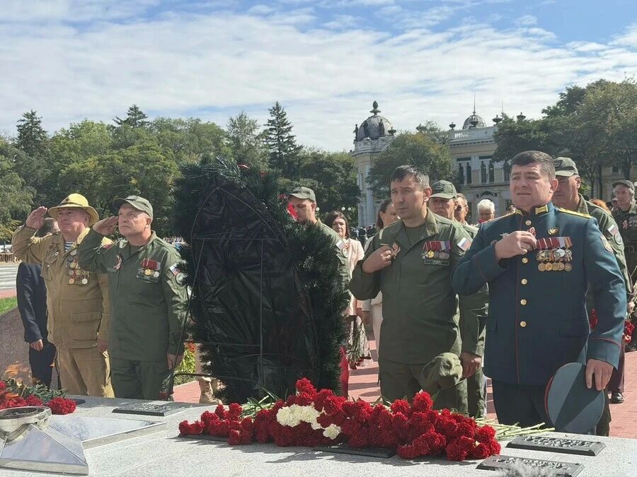 3 сентября в амурской столице состоялось историческое событие: на мемориальном комплексе воинам-амурцам на площади Победы торжественно был зажжен Вечный огонь 3 сентября в амурской столице состоялось историческое событие: на мемориальном комплексе воинам-амурцам на площади Победы торжественно был зажжен Вечный огонь