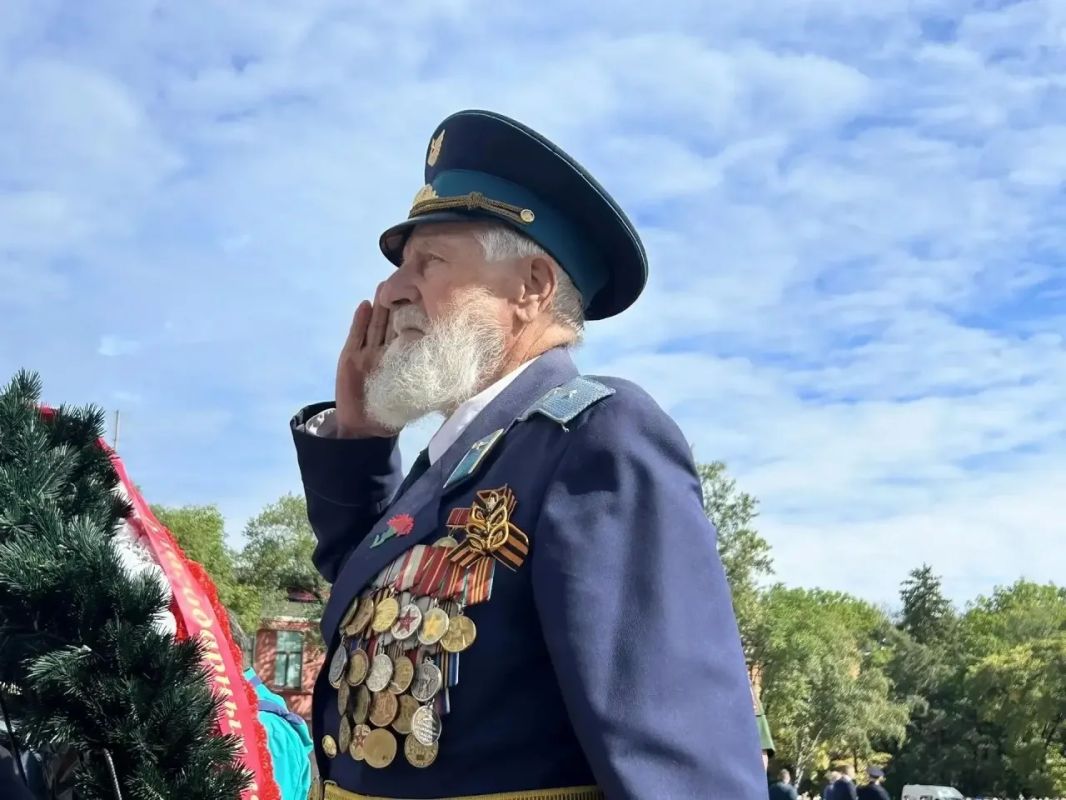 Василий Орлов: Сегодня мы отдаём дань уважения героям, которые 81 год назад поставили окончательную точку в самой кровопролитной войне в истории человечества Василий Орлов: Сегодня мы отдаём дань уважения героям, которые 81 год назад поставили окончательную точку в самой кровопролитной войне в истории человечества