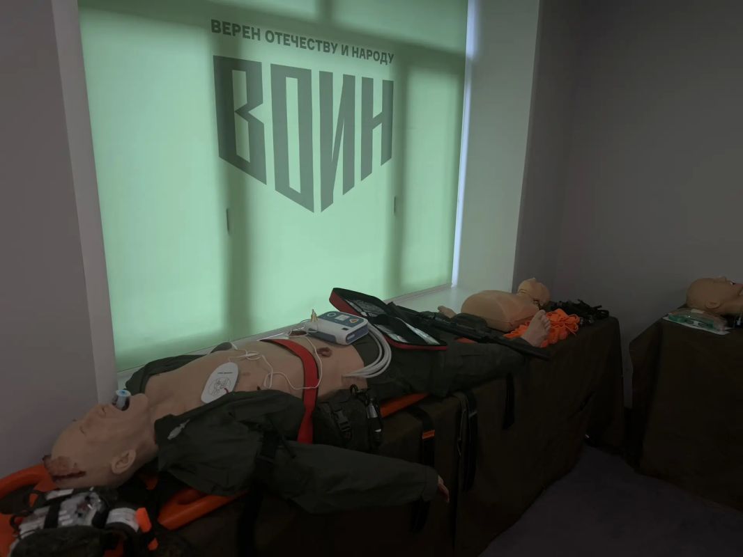 Вчера в рамках Восточного экономического форума Президент России Владимир Владимирович Путин дал старт работе амурского филиала Центра «Воин», а уже сегодня он открыл свои двери для всех желающих познакомится с его работой и... Вчера в рамках Восточного экономического форума Президент России Владимир Владимирович Путин дал старт работе амурского филиала Центра «Воин», а уже сегодня он открыл свои двери для всех желающих познакомится с его работой и...