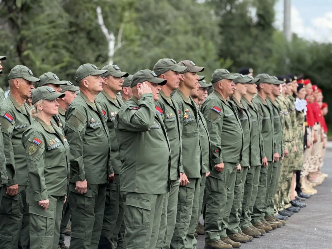 Вчера в рамках Восточного экономического форума Президент России Владимир Владимирович Путин дал старт работе амурского филиала Центра «Воин», а уже сегодня он открыл свои двери для всех желающих познакомится с его работой и... Вчера в рамках Восточного экономического форума Президент России Владимир Владимирович Путин дал старт работе амурского филиала Центра «Воин», а уже сегодня он открыл свои двери для всех желающих познакомится с его работой и...