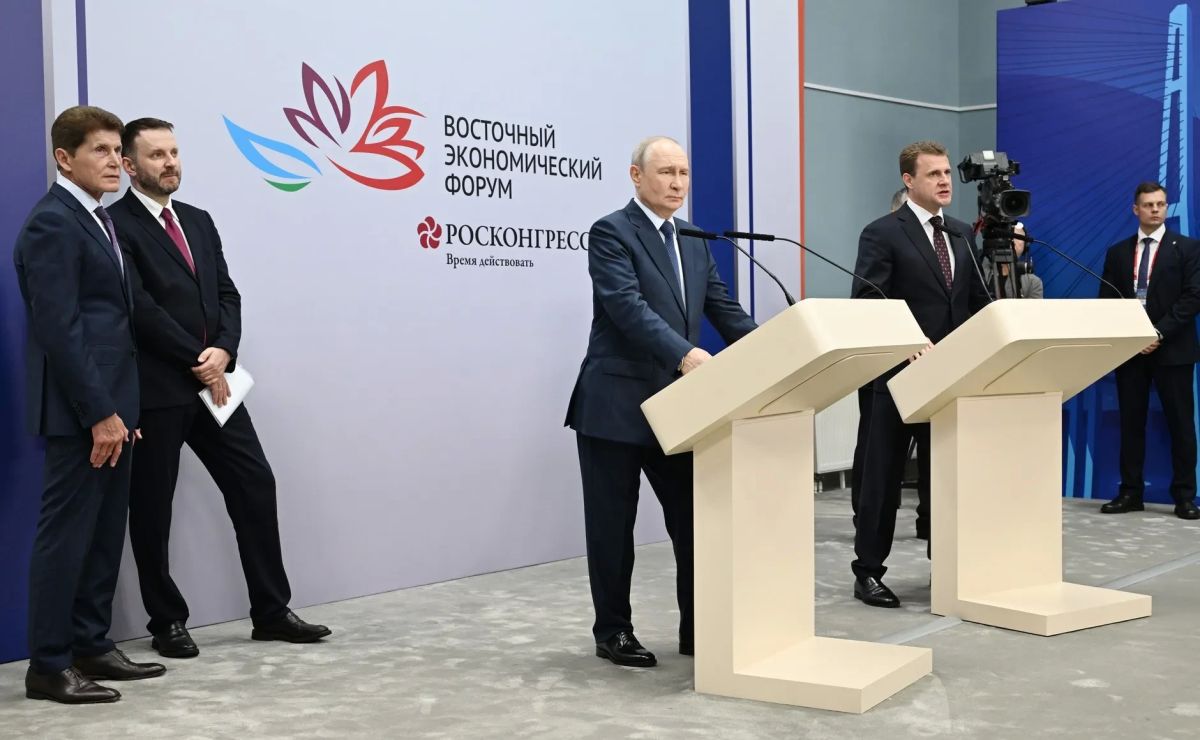 Владимир Путин на ВЭФ дал старт крупным транспортным проектам Владимир Путин на ВЭФ дал старт крупным транспортным проектам