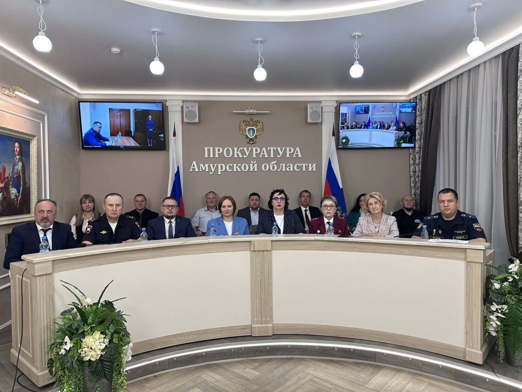 Прокурор Амурской области Андрей Мондохонов посетил с рабочим визитом город Белогорск, где провел личный прием граждан Прокурор Амурской области Андрей Мондохонов посетил с рабочим визитом город Белогорск, где провел личный прием граждан