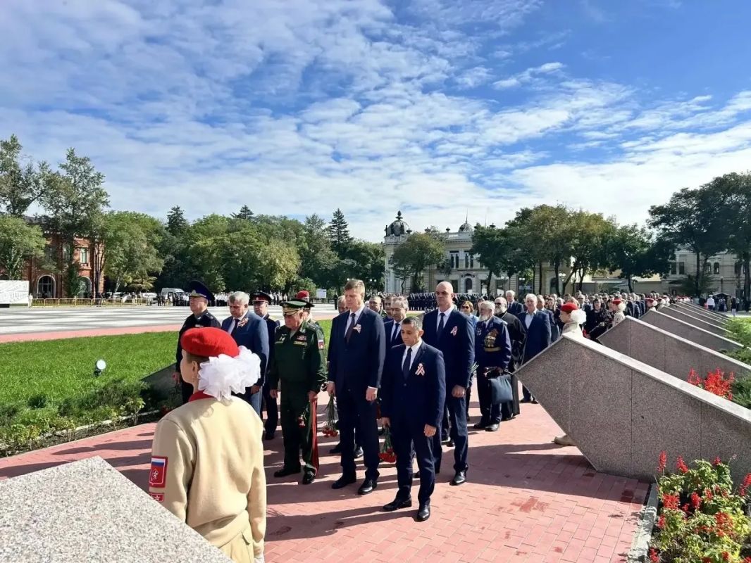 Василий Орлов: Сегодня мы отдаём дань уважения героям, которые 81 год назад поставили окончательную точку в самой кровопролитной войне в истории человечества Василий Орлов: Сегодня мы отдаём дань уважения героям, которые 81 год назад поставили окончательную точку в самой кровопролитной войне в истории человечества