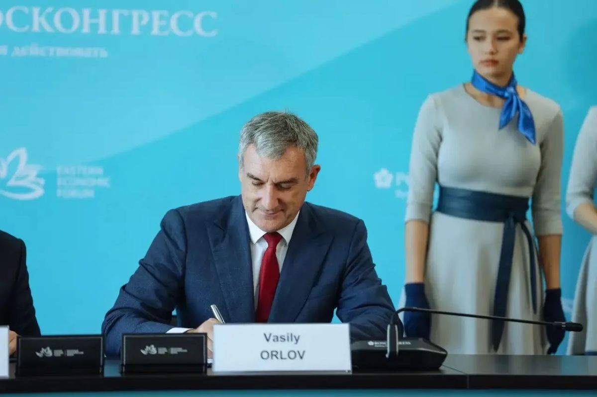 Василий Орлов: Развивать Центр компетенций российско-китайского делового сотрудничества будем вместе с Фондом Росконгресс Василий Орлов: Развивать Центр компетенций российско-китайского делового сотрудничества будем вместе с Фондом Росконгресс
