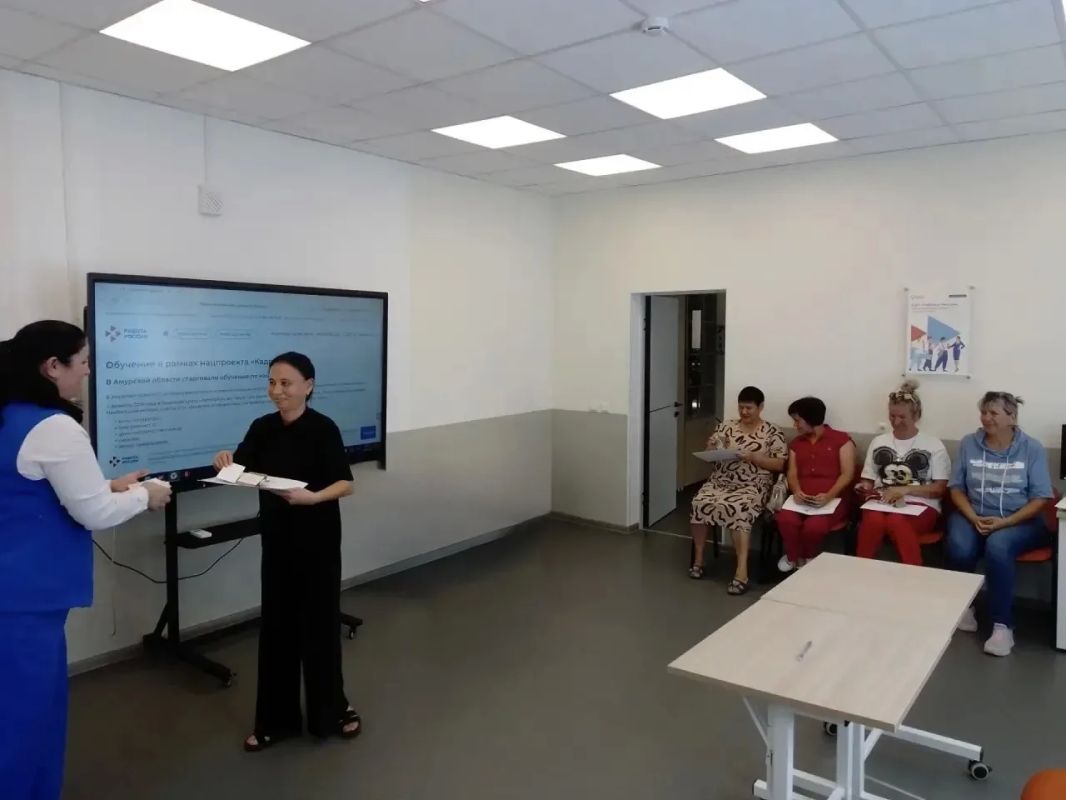 В Шимановске вручили свидетельства новой группе младших медсестер В Шимановске вручили свидетельства новой группе младших медсестер