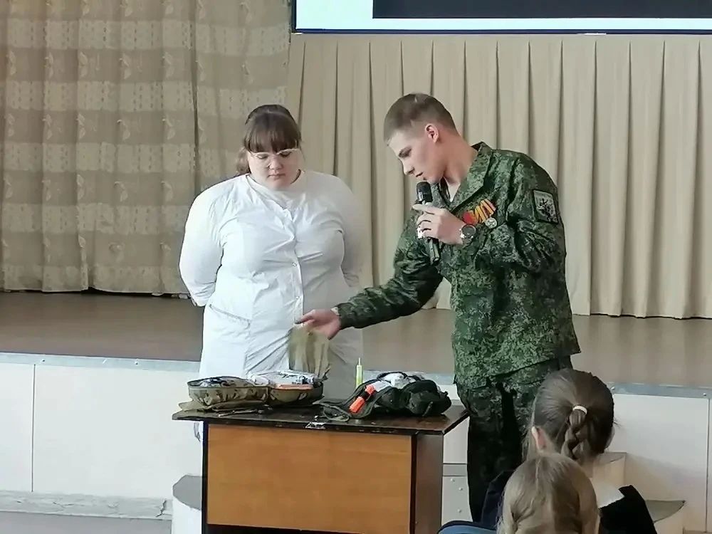 Ветеран СВО проводит уроки мужества для школьников и учится на оператора БПЛА Ветеран СВО проводит уроки мужества для школьников и учится на оператора БПЛА
