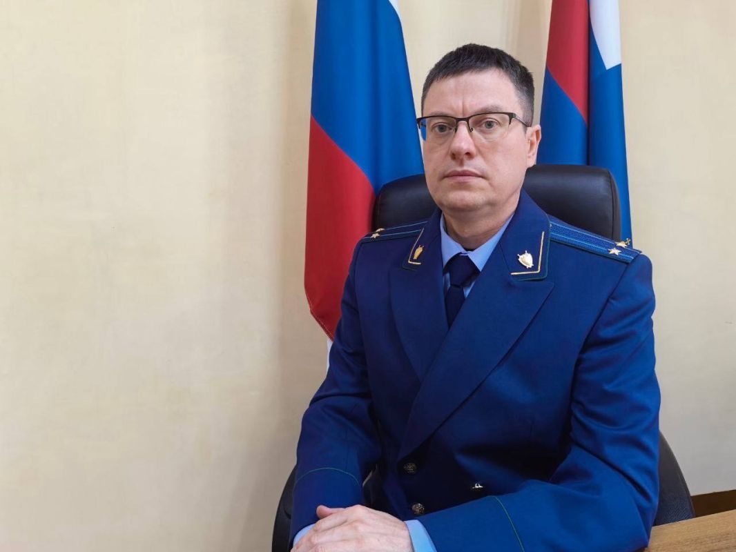 #Назначениенадолжность. Первый заместитель прокурора Амурской области Денис Герасимов представил назначенного приказом Генерального прокурора Российской Федерации прокурора Ромненского района #Назначениенадолжность. Первый заместитель прокурора Амурской области Денис Герасимов представил назначенного приказом Генерального прокурора Российской Федерации прокурора Ромненского района