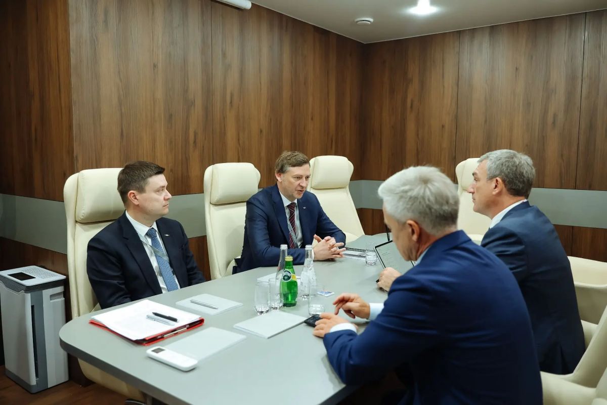 Авиакомпания «России» будет рекламировать своим пассажирам Приамурье прямо в самолетах Авиакомпания «России» будет рекламировать своим пассажирам Приамурье прямо в самолетах