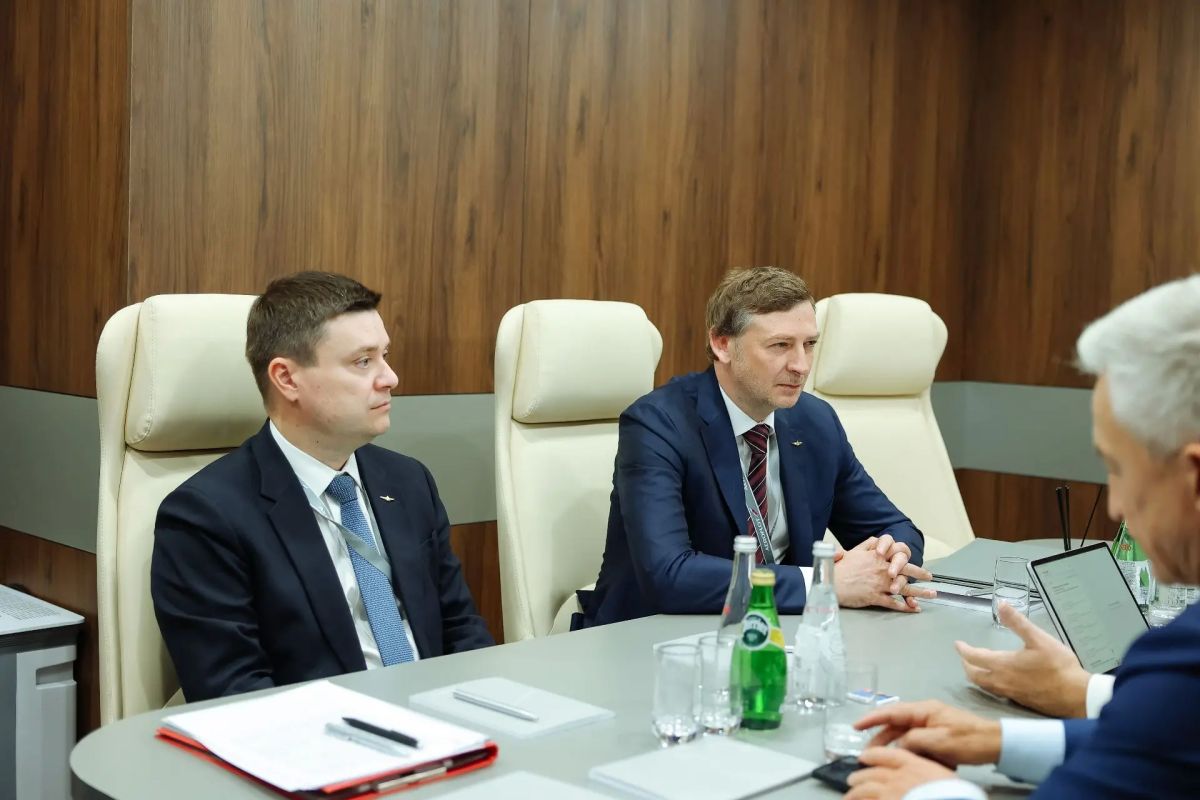 Авиакомпания «России» будет рекламировать своим пассажирам Приамурье прямо в самолетах Авиакомпания «России» будет рекламировать своим пассажирам Приамурье прямо в самолетах