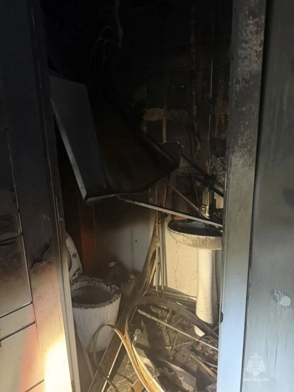 В Благовещенске пожарные ликвидировали возгорание в гостинице В Благовещенске пожарные ликвидировали возгорание в гостинице