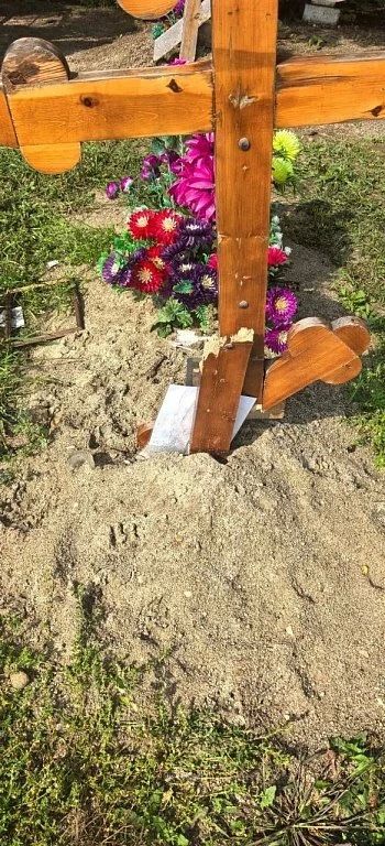 «Нет им оправдания»: глава Благовещенского округа — о вандалах, устроивших погром на кладбище «Нет им оправдания»: глава Благовещенского округа — о вандалах, устроивших погром на кладбище