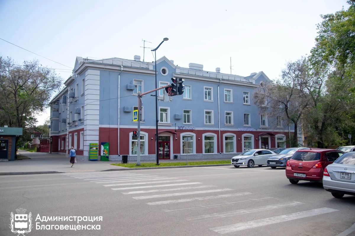 За лето в Благовещенске обновили 10 фасадов и оборудовали архитектурной подсветкой 4 здания За лето в Благовещенске обновили 10 фасадов и оборудовали архитектурной подсветкой 4 здания