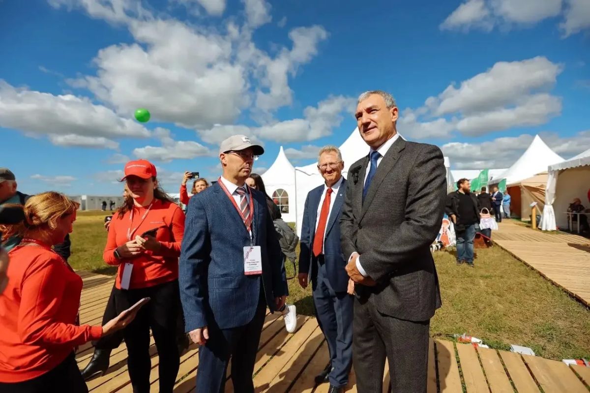 Василий Орлов: Открыли «АмурАгроФорум»! Главное аграрное событие региона в этом году собрало более 5 тысяч участников Василий Орлов: Открыли «АмурАгроФорум»! Главное аграрное событие региона в этом году собрало более 5 тысяч участников
