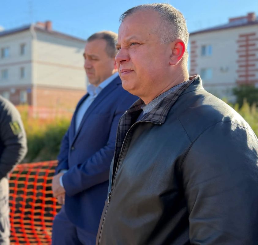 Сегодня снова выехали в 800-й квартал Сегодня снова выехали в 800-й квартал