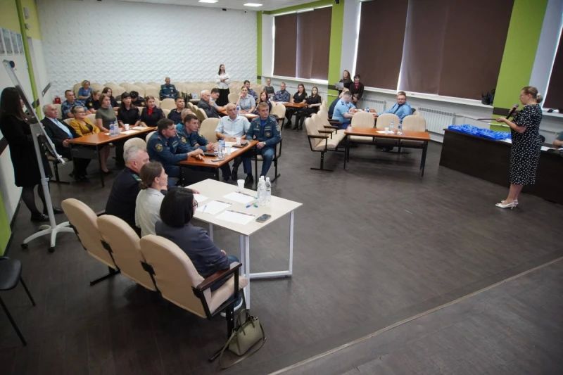 Интеллектуальный баттл в Благовещенске: силовики сразились в викторине к годовщине Победы над Японией Интеллектуальный баттл в Благовещенске: силовики сразились в викторине к годовщине Победы над Японией