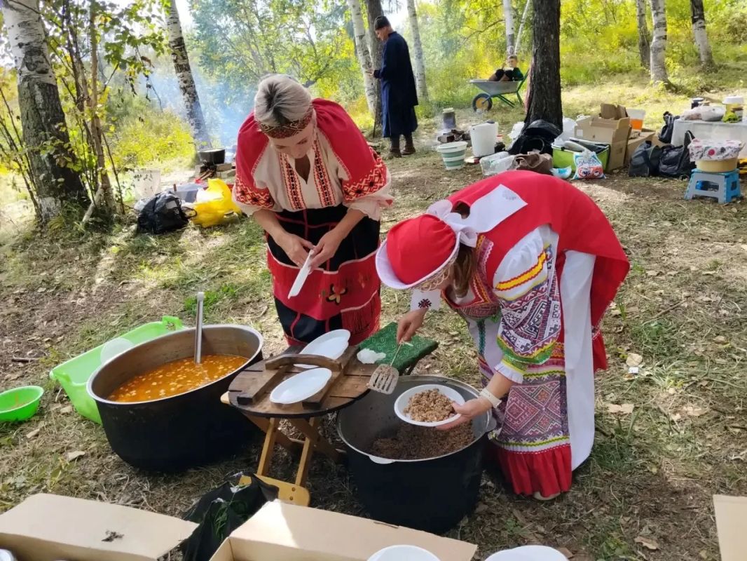 Где вкус тайги встречается с любовью к родному краю: в Зее в 5 раз прошла «Таёжная брусничка» Где вкус тайги встречается с любовью к родному краю: в Зее в 5 раз прошла «Таёжная брусничка»