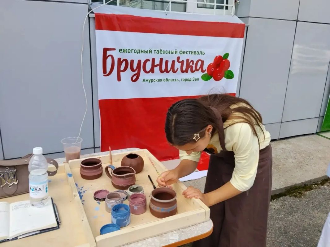 Где вкус тайги встречается с любовью к родному краю: в Зее в 5 раз прошла «Таёжная брусничка» Где вкус тайги встречается с любовью к родному краю: в Зее в 5 раз прошла «Таёжная брусничка»