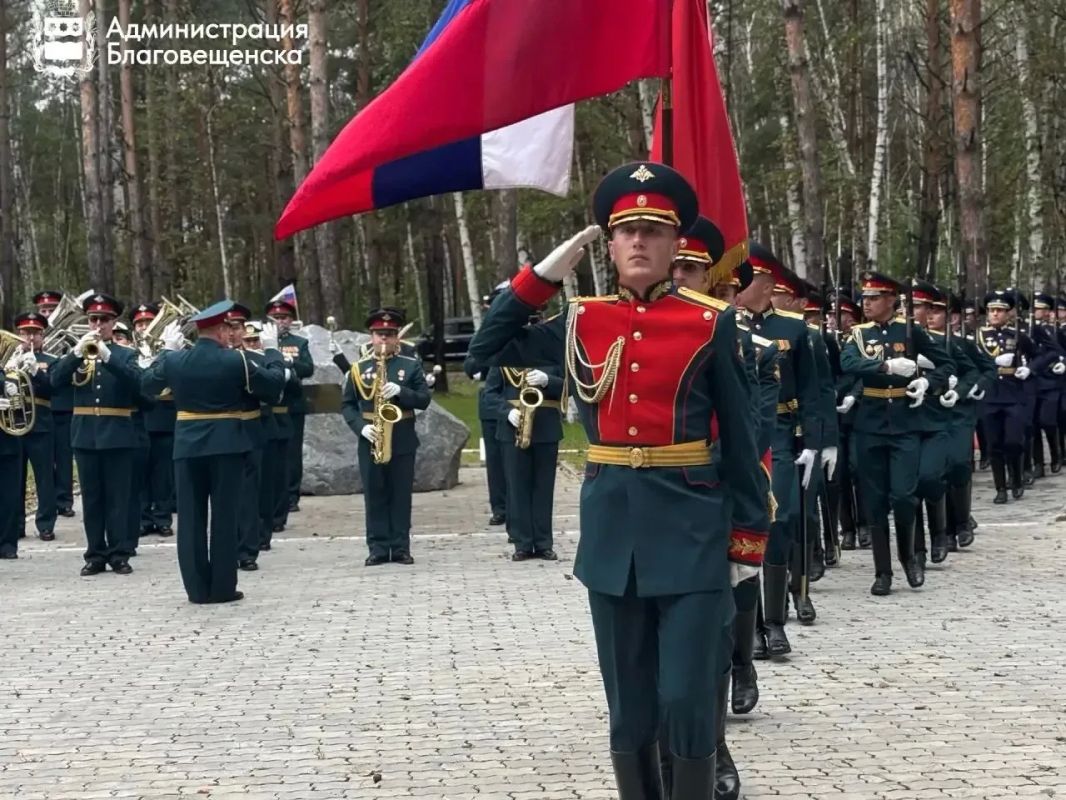 В Амурской области открыли памятник Герою России Виктору Дубынину В Амурской области открыли памятник Герою России Виктору Дубынину