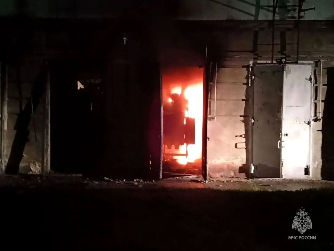 Молния стала причиной пожара на объекте Райчихинской ГРЭС в Прогрессе Молния стала причиной пожара на объекте Райчихинской ГРЭС в Прогрессе