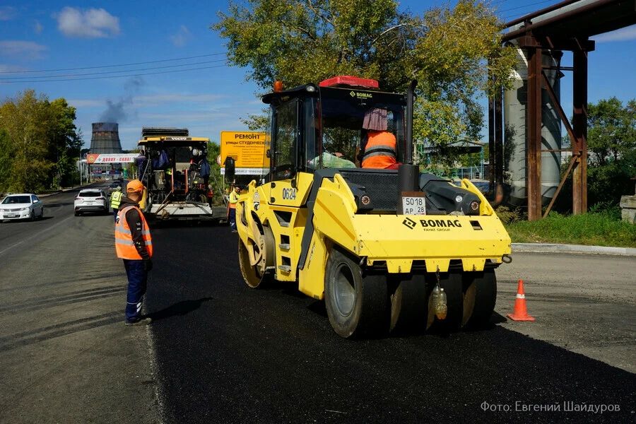 В Благовещенске на участке улицы Загородной между путепроводом и Студенческой завершили устройство асфальтобетонного покрытия В Благовещенске на участке улицы Загородной между путепроводом и Студенческой завершили устройство асфальтобетонного покрытия