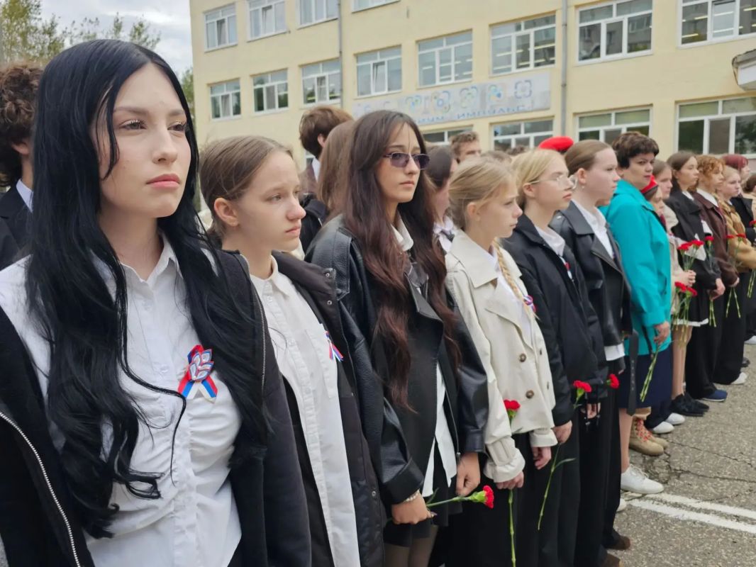 В Благовещенске открыли памятную доску Дмитрию Шереметьеву В Благовещенске открыли памятную доску Дмитрию Шереметьеву