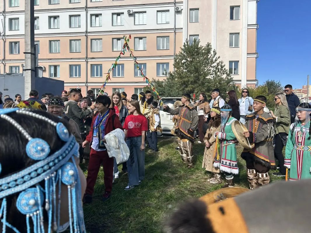 Единство через культуру: в АмГУ стартовала XIII Международная олимпиада ТУРЭН-2026 Единство через культуру: в АмГУ стартовала XIII Международная олимпиада ТУРЭН-2026