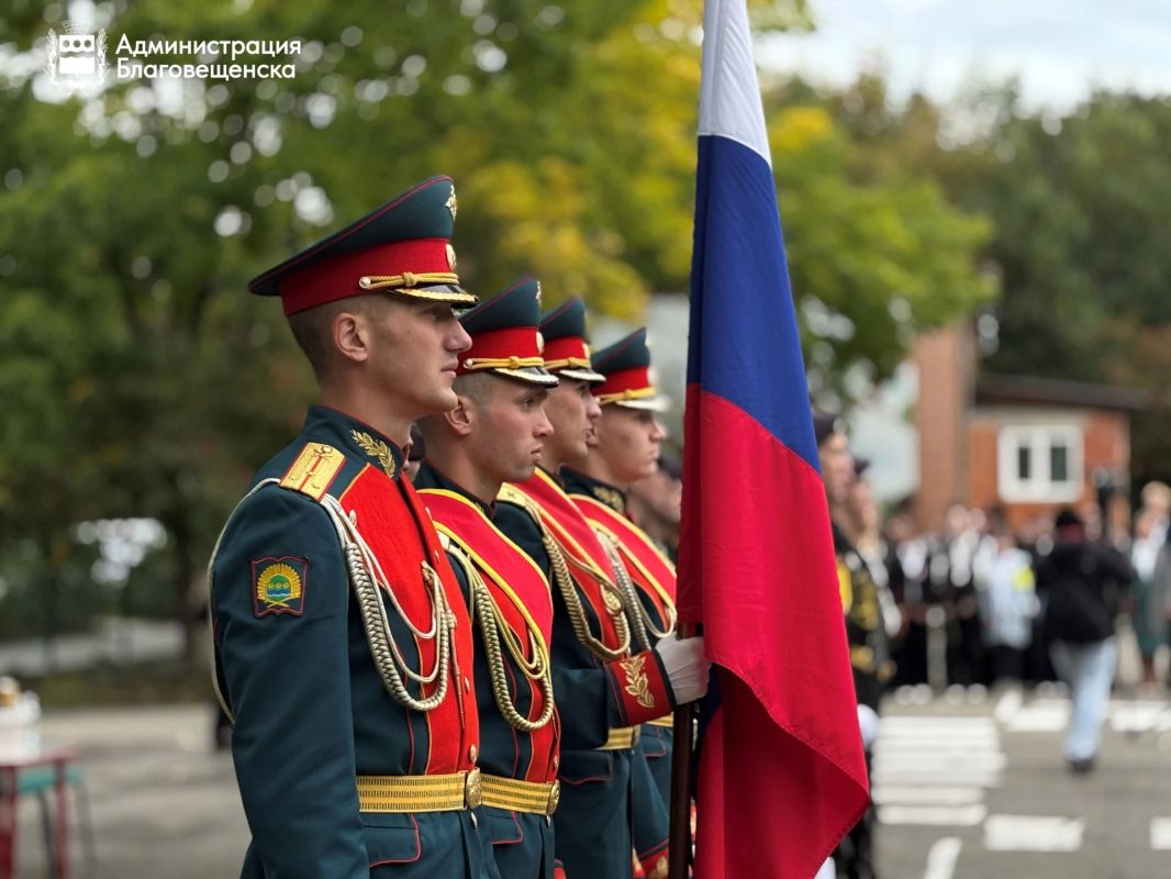 В Благовещенске открыли памятную доску Герою России Дмитрию Шереметьеву В Благовещенске открыли памятную доску Герою России Дмитрию Шереметьеву