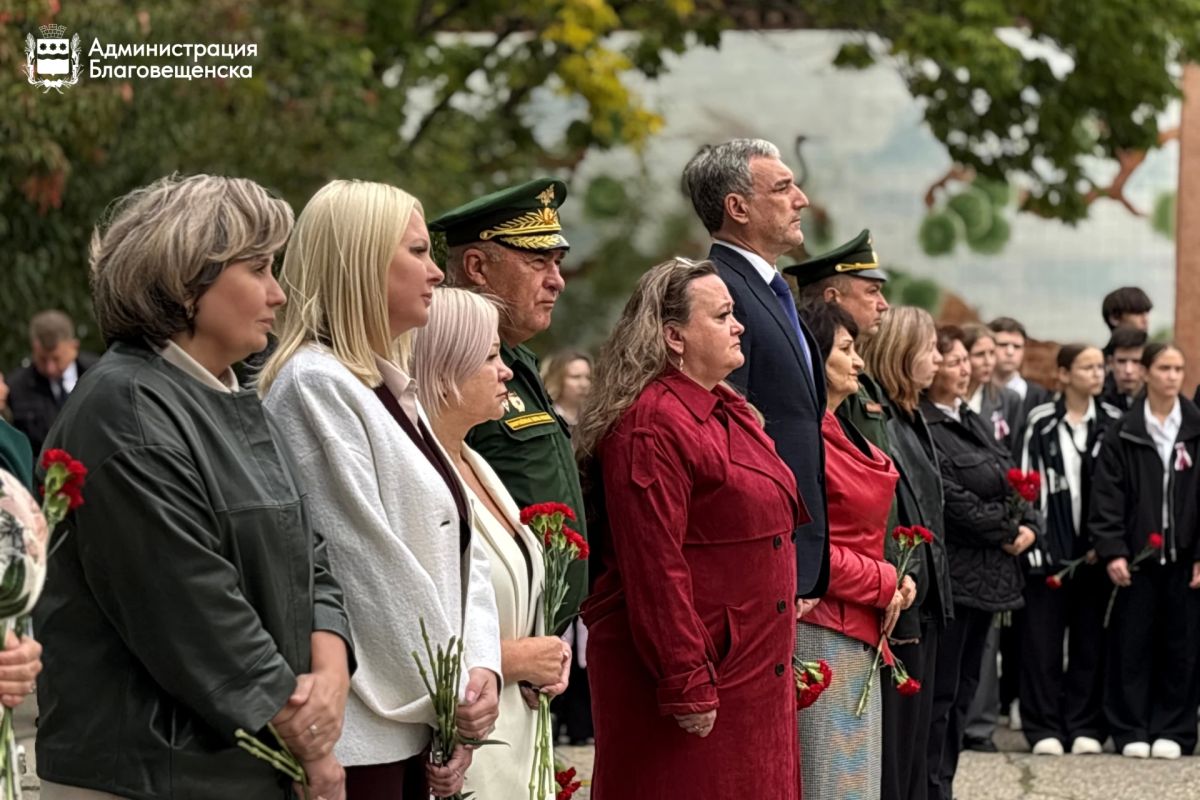 В Благовещенске открыли памятную доску Герою России Дмитрию Шереметьеву В Благовещенске открыли памятную доску Герою России Дмитрию Шереметьеву