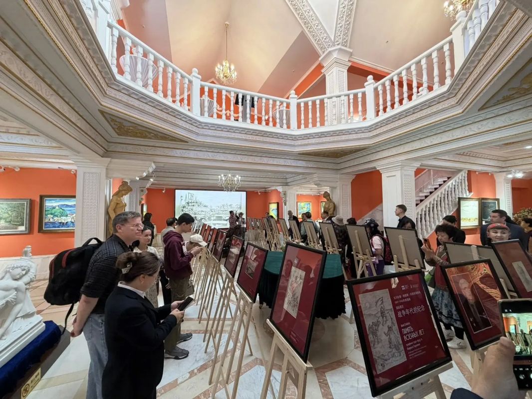 В Харбине открылась уникальная выставка графики художника-фронтовика Бориса Горлача В Харбине открылась уникальная выставка графики художника-фронтовика Бориса Горлача