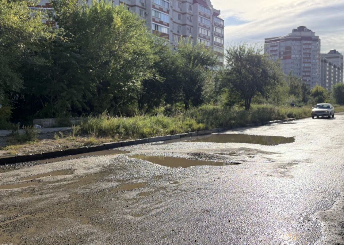 В этом году мы впервые приступили к ремонту междворовых проездов и уже завершаем работы на запланированных участках В этом году мы впервые приступили к ремонту междворовых проездов и уже завершаем работы на запланированных участках