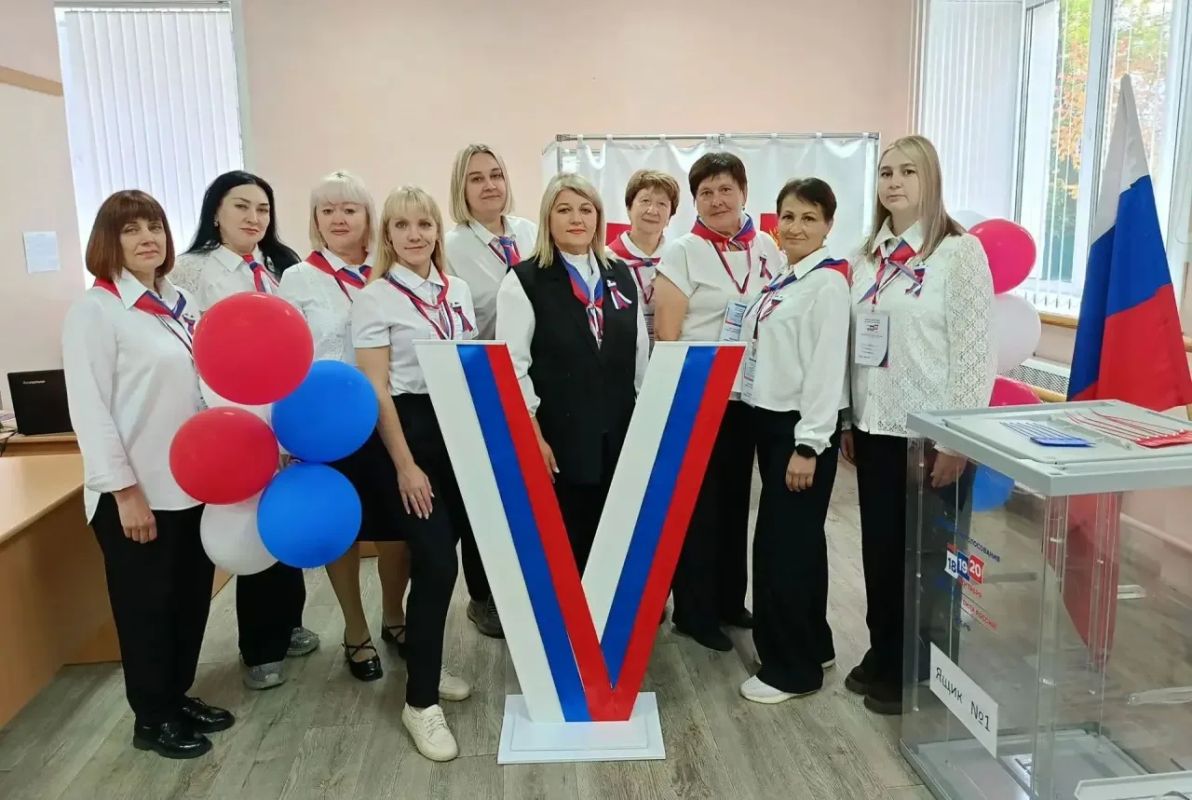 Голосование стартовало: первые избиратели Амурской области заполнили бюллетени Голосование стартовало: первые избиратели Амурской области заполнили бюллетени