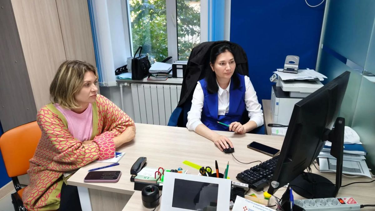 Помогаем работодателям эффективно работать на платформе «Работа России» Помогаем работодателям эффективно работать на платформе «Работа России»