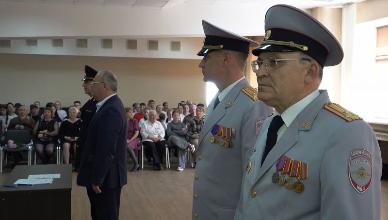 В Амурской области сотрудники органов внутренних дел торжественно приняли присягу В Амурской области сотрудники органов внутренних дел торжественно приняли присягу