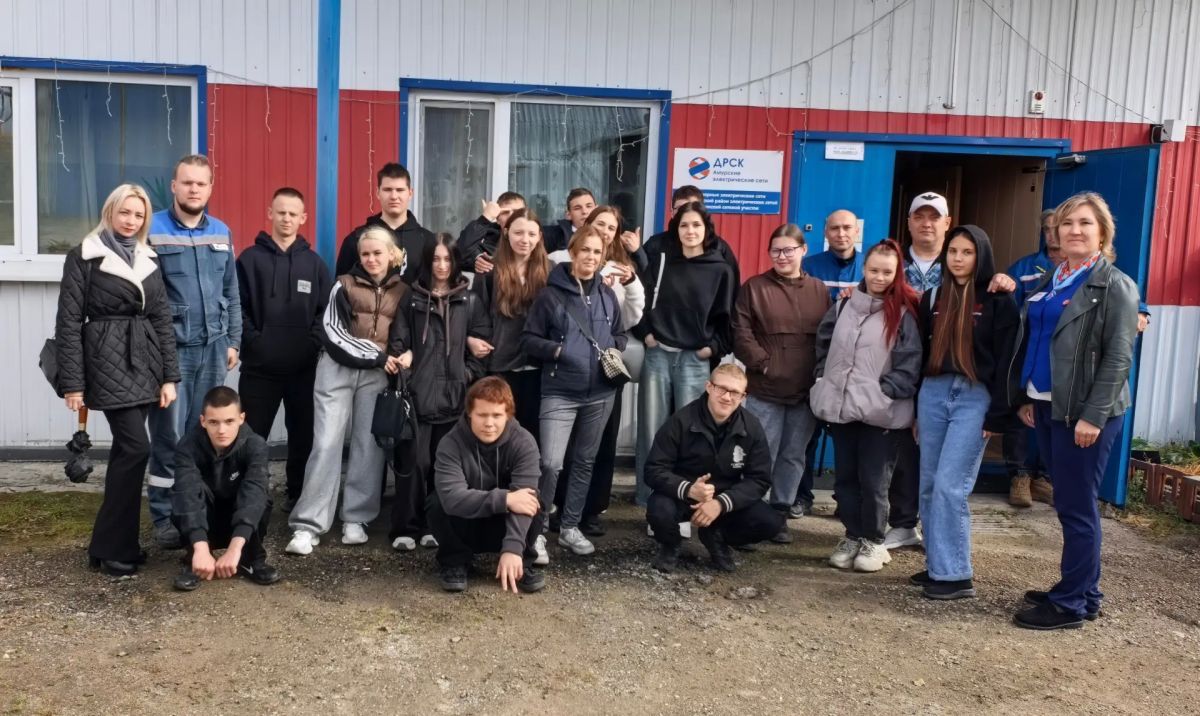 Первокурсники Тынды изучили подстанцию «Эльга» изнутри Первокурсники Тынды изучили подстанцию «Эльга» изнутри