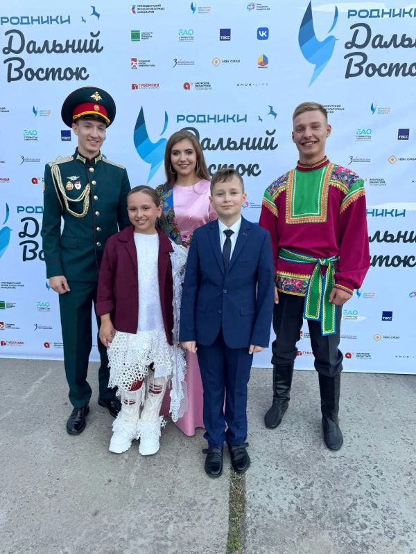 «РОДНИКИ» ВПЕРВЫЕ ДОБРАЛИСЬ ДО ДАЛЬНЕГО ВОСТОКА «РОДНИКИ» ВПЕРВЫЕ ДОБРАЛИСЬ ДО ДАЛЬНЕГО ВОСТОКА