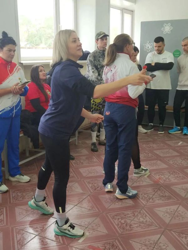 “Оздоровиться, пообщаться, сплотиться и испытать дух спортивного азарта” “Оздоровиться, пообщаться, сплотиться и испытать дух спортивного азарта”