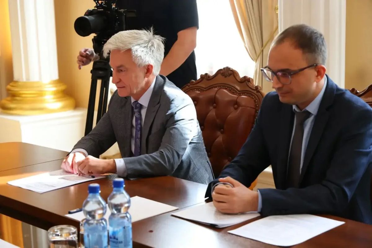 Василий Орлов: Встретился с генеральным директором «Газпром газораспределение Дальний Восток» Александром Черкашиным Василий Орлов: Встретился с генеральным директором «Газпром газораспределение Дальний Восток» Александром Черкашиным