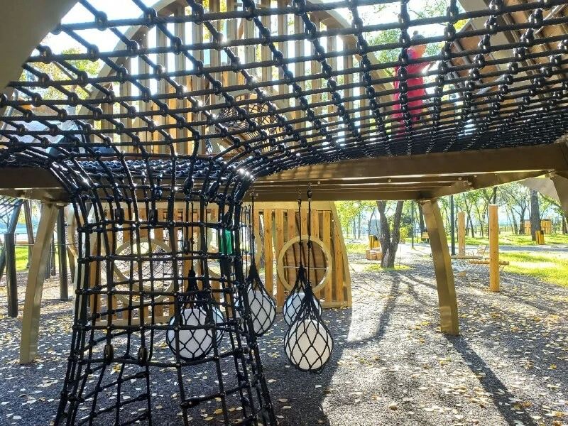 В амурской столице стала доступна для посетителей часть территории «Амурский лес», которую благоустраивают на месте бывшего сквера 40-летия ВЛКСМ, в народе более известного как «Сороконожка» В амурской столице стала доступна для посетителей часть территории «Амурский лес», которую благоустраивают на месте бывшего сквера 40-летия ВЛКСМ, в народе более известного как «Сороконожка»