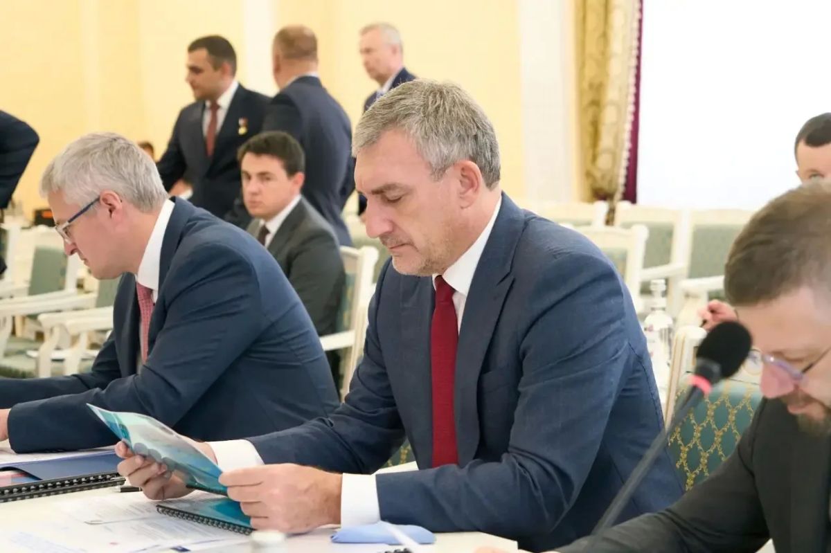 Василий Орлов: Принимаю участие в очередном заседании Совета Дальневосточного федерального округа, которое проводит полномочный представитель Президента в ДФО - Юрий Петрович Трутнев Василий Орлов: Принимаю участие в очередном заседании Совета Дальневосточного федерального округа, которое проводит полномочный представитель Президента в ДФО - Юрий Петрович Трутнев