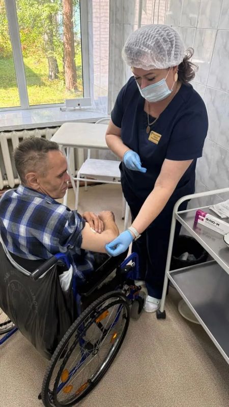 В учреждениях социальной защиты Амурской области прививаются от гриппа В учреждениях социальной защиты Амурской области прививаются от гриппа