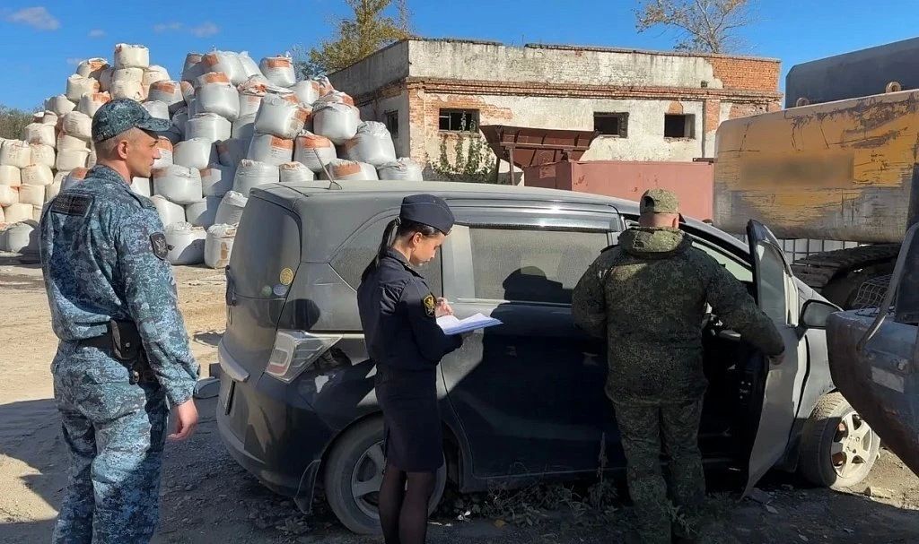 Четыре иномарки, конфискованные у амурчан за пьяное вождение, передали в Минобороны Четыре иномарки, конфискованные у амурчан за пьяное вождение, передали в Минобороны