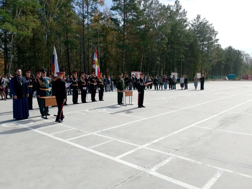 Быть честным, дисциплинированным, воспитывать в себе дух защитника Родины Быть честным, дисциплинированным, воспитывать в себе дух защитника Родины