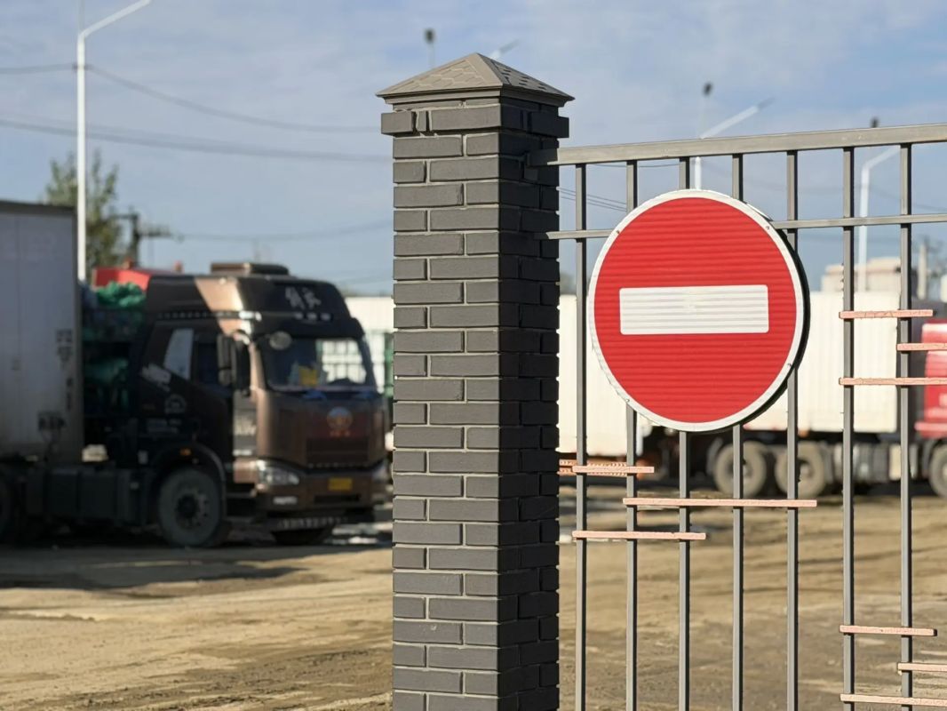 Провели выездное совещание на Новотроицком шоссе — одной из въездных магистралей города Провели выездное совещание на Новотроицком шоссе — одной из въездных магистралей города
