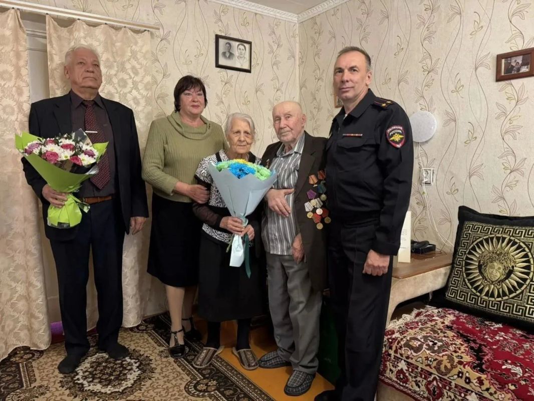 В Белогорске ветеран милиции и труженик тыла встретил 95-летие
