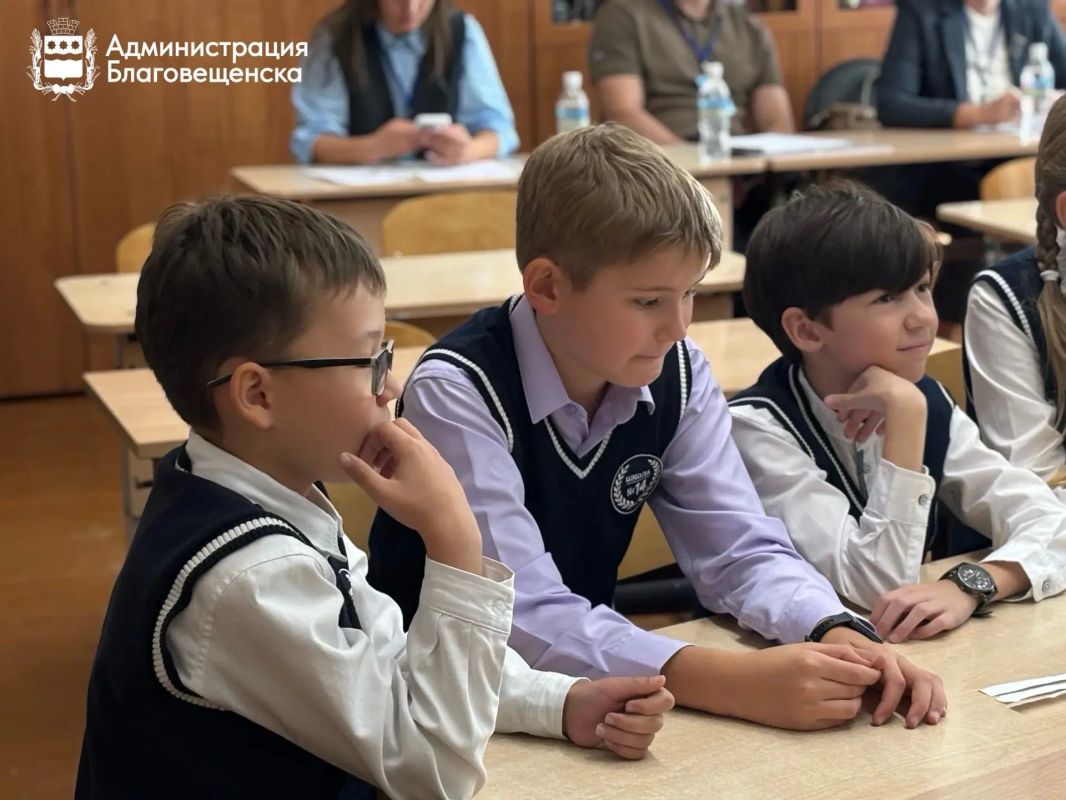 «Я — будущий учитель»: в Благовещенске определили лучший профильный психолого-педагогический класс «Я — будущий учитель»: в Благовещенске определили лучший профильный психолого-педагогический класс