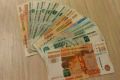 Физическим лицам запрещено вывозить наличные рубли в ЕАЭС, Азербайджан, Таджикистан и Узбекистан на сумму свыше 1 миллиона рублей, а юридическим лицам — полностью