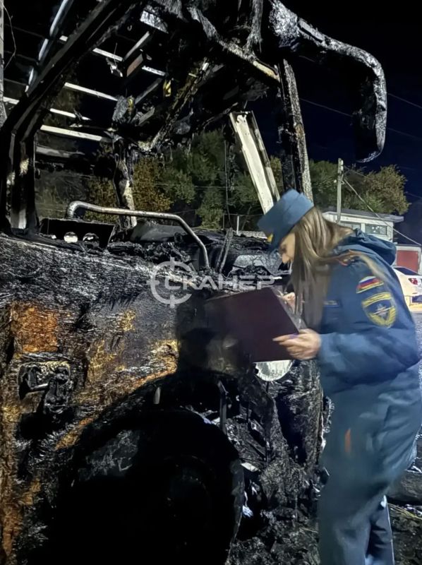 Вечером 4 октября в Благовещенске загорелся автобус Вечером 4 октября в Благовещенске загорелся автобус